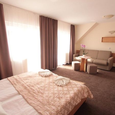 Hotel Sunset Przymorze Rewal Esterno foto
